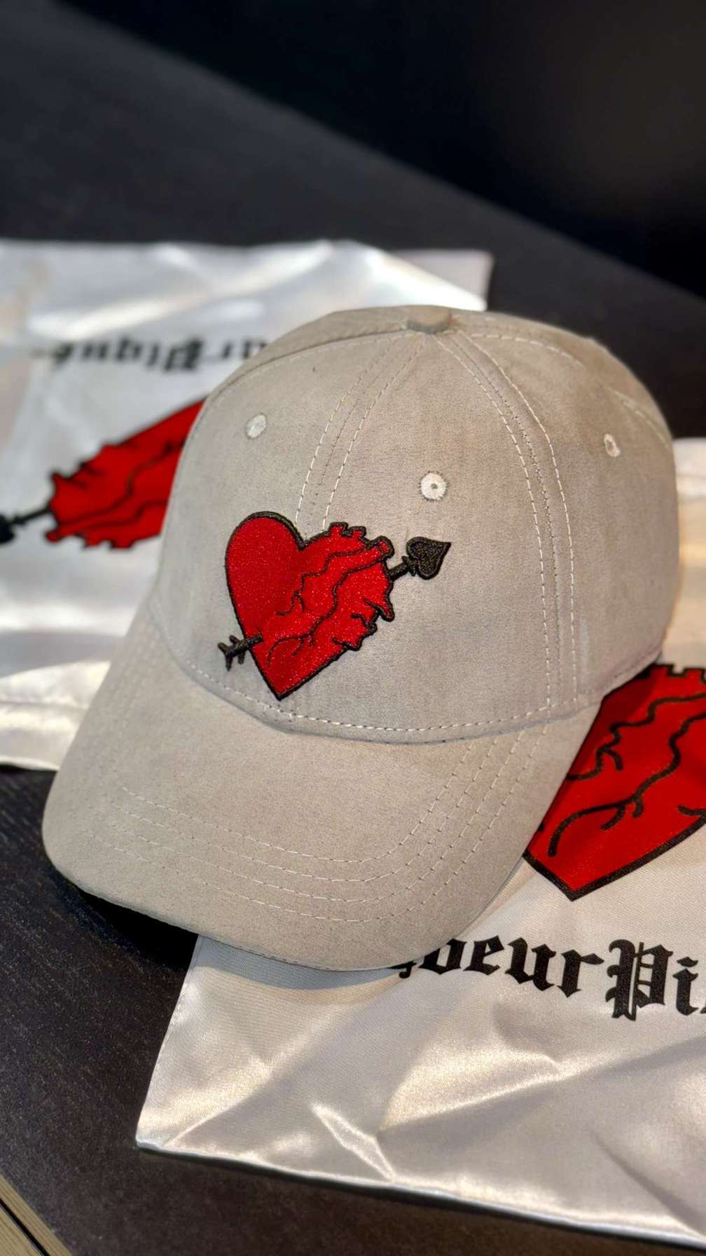 Casquette Gris Rouge